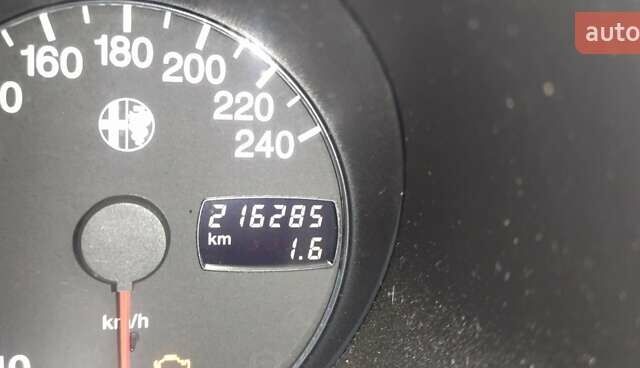 Сірий Альфа Ромео 156, об'ємом двигуна 1.75 л та пробігом 218 тис. км за 3400 $, фото 28 на Automoto.ua