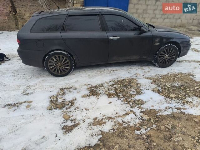 Серый Альфа Ромео 156, объемом двигателя 1.8 л и пробегом 300 тыс. км за 3000 $, фото 2 на Automoto.ua