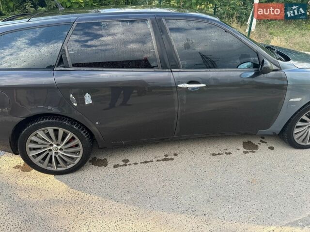 Сірий Альфа Ромео 156, об'ємом двигуна 1.75 л та пробігом 211 тис. км за 2700 $, фото 7 на Automoto.ua