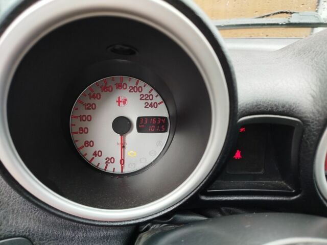 Серый Альфа Ромео 156, объемом двигателя 1.9 л и пробегом 300 тыс. км за 2999 $, фото 12 на Automoto.ua