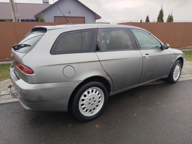 Серый Альфа Ромео 156, объемом двигателя 1.9 л и пробегом 300 тыс. км за 2999 $, фото 2 на Automoto.ua