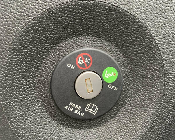 Серый Альфа Ромео 156, объемом двигателя 1.91 л и пробегом 310 тыс. км за 2900 $, фото 9 на Automoto.ua