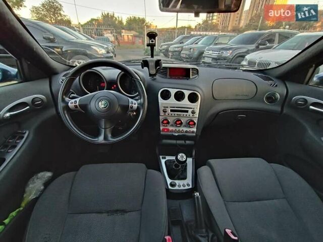 Альфа Ромео 156 2002 в Харькове на Automoto.ua Синий Альфа Ромео 156, объемом двигателя 2 л и пробегом 138 тыс. км за 3890 $, фото 14 на Automoto.ua