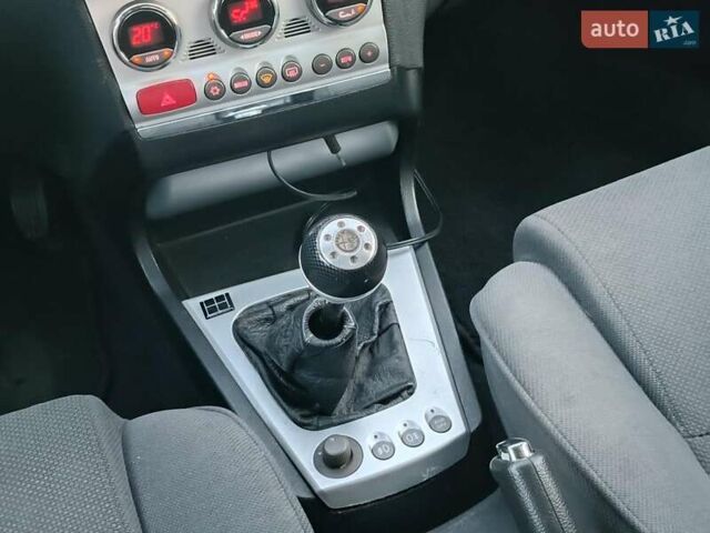 Альфа Ромео 156 2002 в Харькове на Automoto.ua Синий Альфа Ромео 156, объемом двигателя 2 л и пробегом 138 тыс. км за 3890 $, фото 17 на Automoto.ua