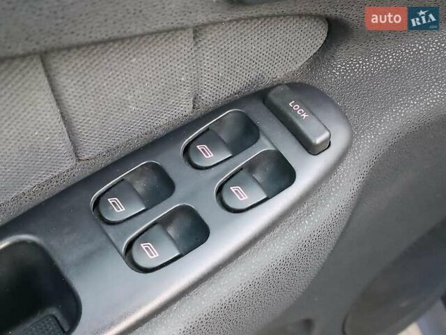 Альфа Ромео 156 2002 в Харькове на Automoto.ua Синий Альфа Ромео 156, объемом двигателя 2 л и пробегом 138 тыс. км за 3890 $, фото 21 на Automoto.ua