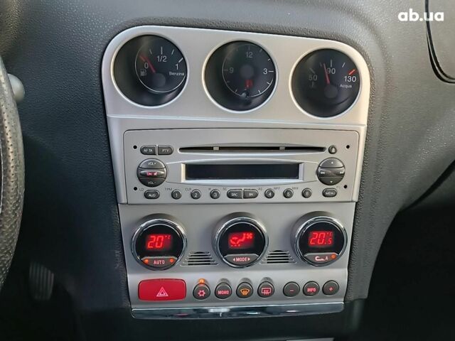 Синий Альфа Ромео 156, объемом двигателя 2 л и пробегом 138 тыс. км за 3890 $, фото 25 на Automoto.ua