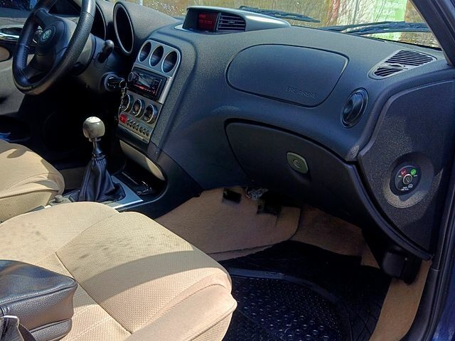 Синий Альфа Ромео 156, объемом двигателя 1.9 л и пробегом 288 тыс. км за 2900 $, фото 2 на Automoto.ua