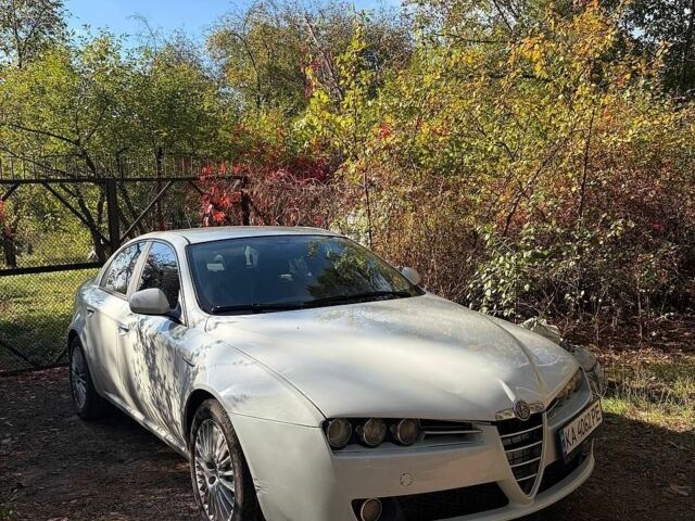 Білий Альфа Ромео 159, об'ємом двигуна 2.2 л та пробігом 108 тис. км за 5000 $, фото 19 на Automoto.ua
