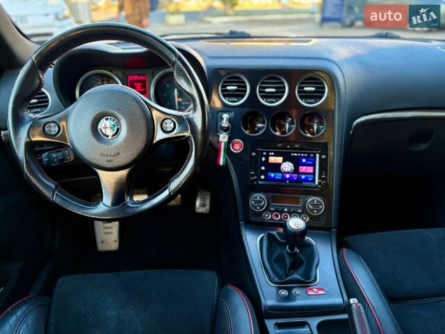 Білий Альфа Ромео 159, об'ємом двигуна 2 л та пробігом 211 тис. км за 9700 $, фото 22 на Automoto.ua