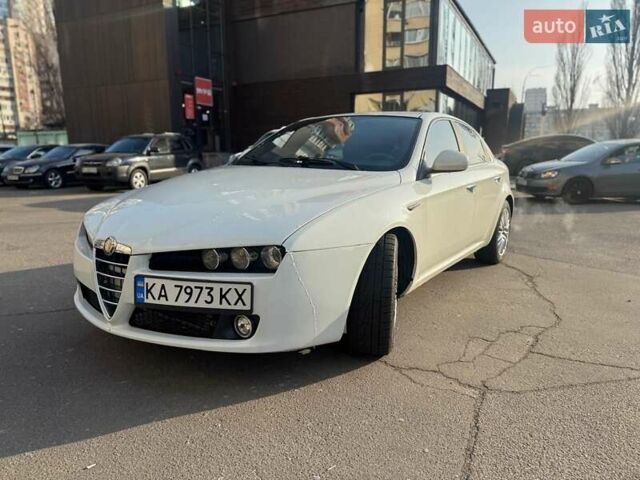 Белый Альфа Ромео 159, объемом двигателя 2.2 л и пробегом 137 тыс. км за 5200 $, фото 6 на Automoto.ua