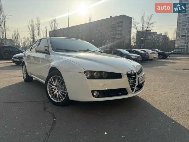 Белый Альфа Ромео 159, объемом двигателя 2.2 л и пробегом 137 тыс. км за 5200 $, фото 8 на Automoto.ua