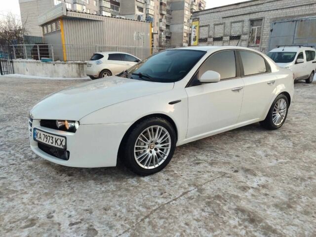 Белый Альфа Ромео 159, объемом двигателя 2.2 л и пробегом 130 тыс. км за 5000 $, фото 1 на Automoto.ua
