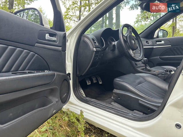 Білий Альфа Ромео 159, об'ємом двигуна 1.9 л та пробігом 103 тис. км за 7650 $, фото 11 на Automoto.ua
