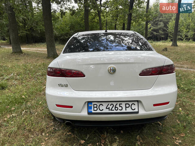 Білий Альфа Ромео 159, об'ємом двигуна 1.9 л та пробігом 103 тис. км за 7650 $, фото 6 на Automoto.ua