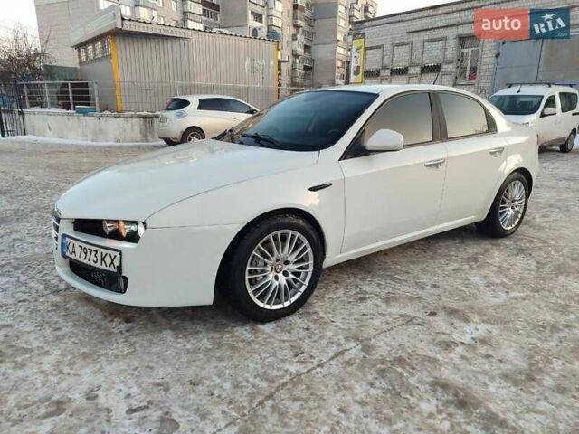 Белый Альфа Ромео 159, объемом двигателя 2.2 л и пробегом 130 тыс. км за 5000 $, фото 1 на Automoto.ua