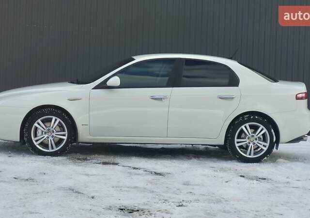 Белый Альфа Ромео 159, объемом двигателя 1.99 л и пробегом 311 тыс. км за 6999 $, фото 4 на Automoto.ua