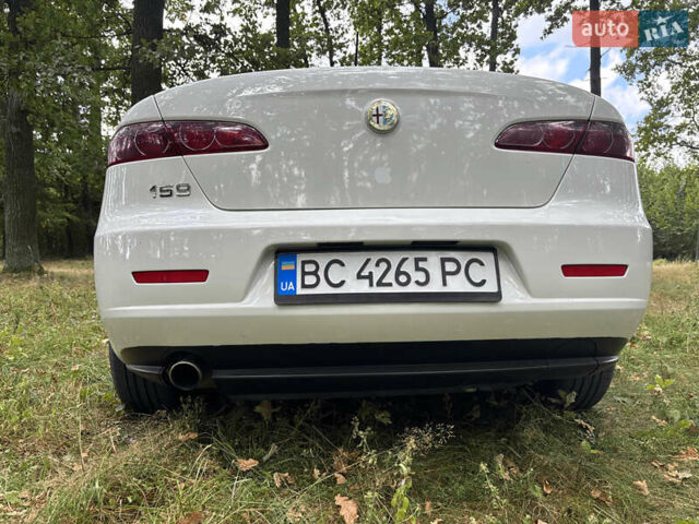 Білий Альфа Ромео 159, об'ємом двигуна 1.9 л та пробігом 103 тис. км за 7650 $, фото 7 на Automoto.ua