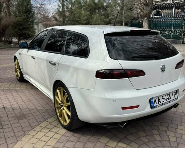 Білий Альфа Ромео 159, об'ємом двигуна 2.39 л та пробігом 214 тис. км за 11000 $, фото 3 на Automoto.ua