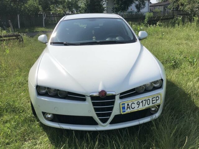 Білий Альфа Ромео 159, об'ємом двигуна 1.9 л та пробігом 245 тис. км за 5800 $, фото 4 на Automoto.ua