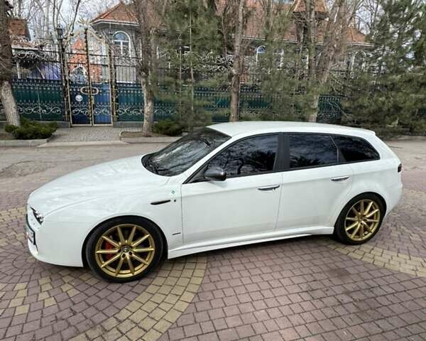 Білий Альфа Ромео 159, об'ємом двигуна 2.39 л та пробігом 214 тис. км за 11000 $, фото 2 на Automoto.ua