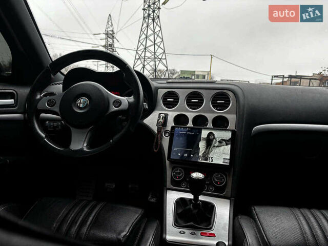 Білий Альфа Ромео 159, об'ємом двигуна 2.4 л та пробігом 216 тис. км за 10590 $, фото 14 на Automoto.ua