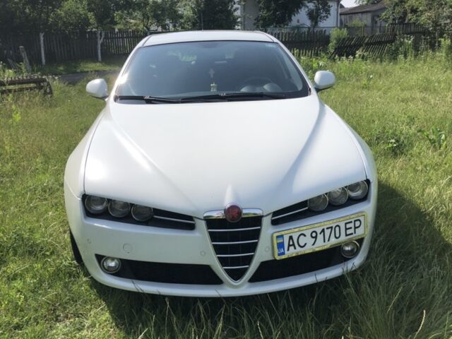 Білий Альфа Ромео 159, об'ємом двигуна 1.9 л та пробігом 245 тис. км за 5800 $, фото 4 на Automoto.ua