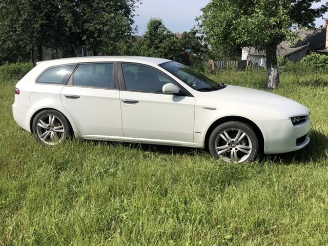 Білий Альфа Ромео 159, об'ємом двигуна 1.9 л та пробігом 245 тис. км за 5800 $, фото 1 на Automoto.ua