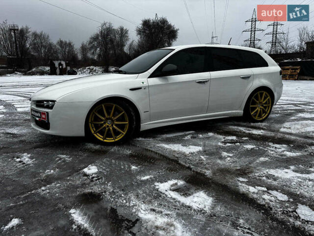 Білий Альфа Ромео 159, об'ємом двигуна 2.4 л та пробігом 216 тис. км за 10590 $, фото 2 на Automoto.ua