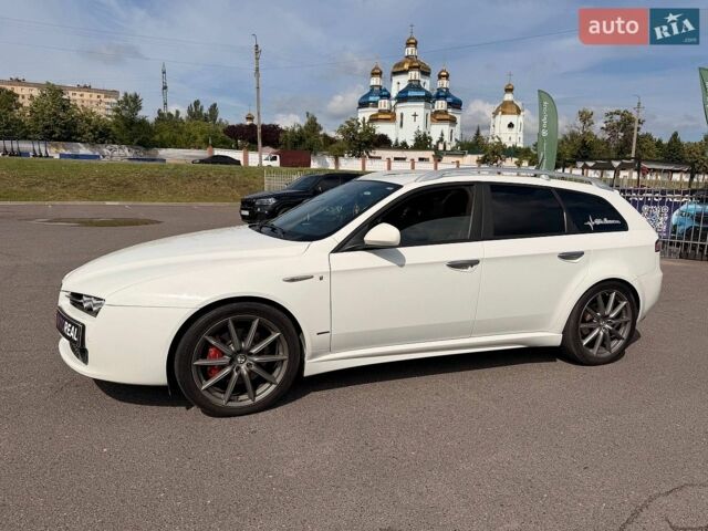 Белый Альфа Ромео 159, объемом двигателя 1.96 л и пробегом 237 тыс. км за 7300 $, фото 13 на Automoto.ua