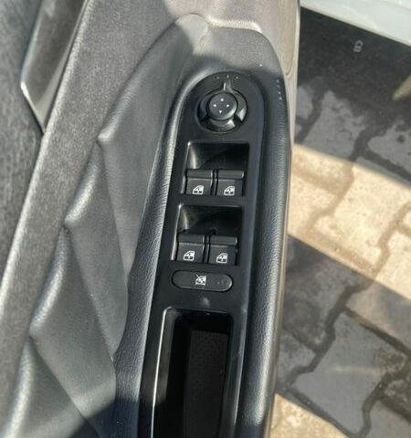 Белый Альфа Ромео 159, объемом двигателя 1.96 л и пробегом 203 тыс. км за 5900 $, фото 9 на Automoto.ua