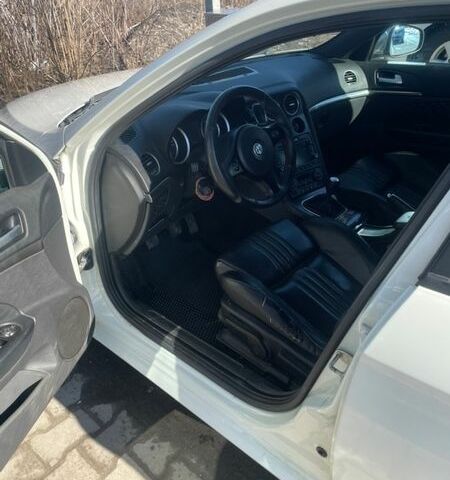 Белый Альфа Ромео 159, объемом двигателя 1.96 л и пробегом 203 тыс. км за 5900 $, фото 8 на Automoto.ua