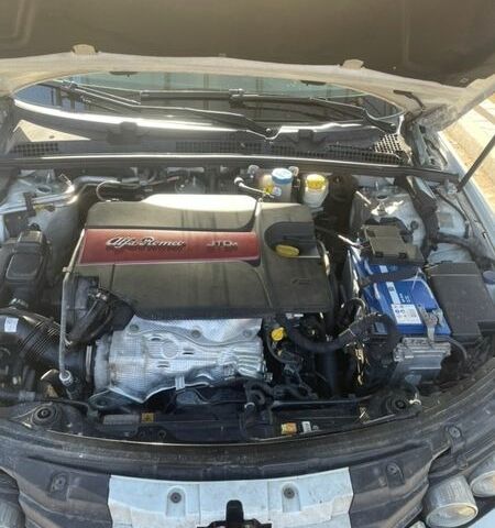 Белый Альфа Ромео 159, объемом двигателя 1.96 л и пробегом 203 тыс. км за 5900 $, фото 16 на Automoto.ua