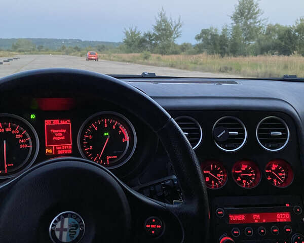 Бежевий Альфа Ромео 159, об'ємом двигуна 2.2 л та пробігом 208 тис. км за 5700 $, фото 7 на Automoto.ua