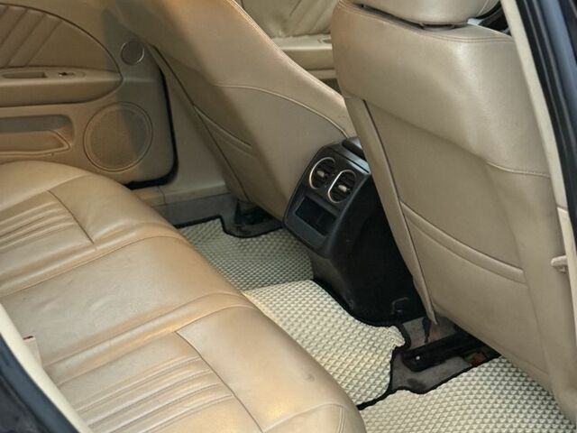 Чорний Альфа Ромео 159, об'ємом двигуна 1.9 л та пробігом 169 тис. км за 3250 $, фото 11 на Automoto.ua