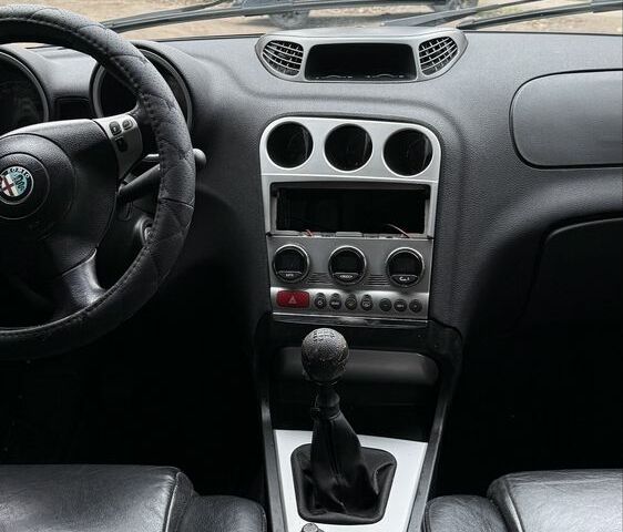 Черный Альфа Ромео 159, объемом двигателя 1.9 л и пробегом 270 тыс. км за 2700 $, фото 4 на Automoto.ua