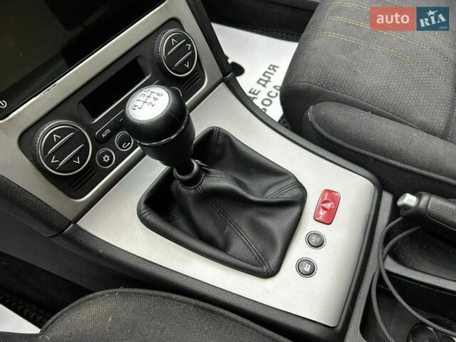 Чорний Альфа Ромео 159, об'ємом двигуна 1.91 л та пробігом 243 тис. км за 8000 $, фото 17 на Automoto.ua