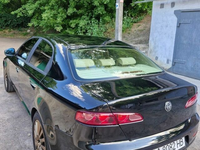 Чорний Альфа Ромео 159, об'ємом двигуна 2.2 л та пробігом 230 тис. км за 6500 $, фото 6 на Automoto.ua