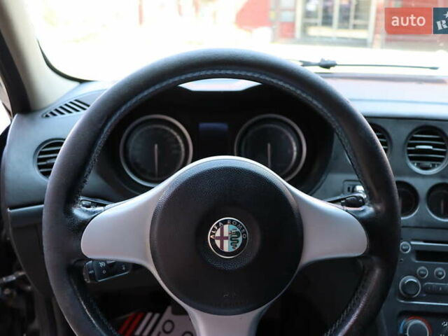 Черный Альфа Ромео 159, объемом двигателя 1.9 л и пробегом 412 тыс. км за 4900 $, фото 12 на Automoto.ua