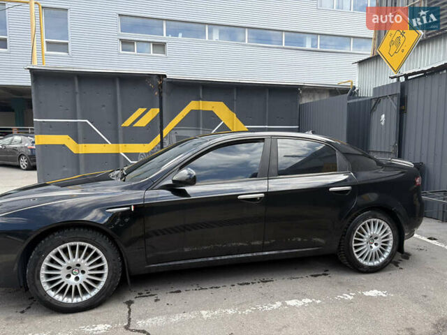 Чорний Альфа Ромео 159, об'ємом двигуна 2.2 л та пробігом 216 тис. км за 6500 $, фото 2 на Automoto.ua