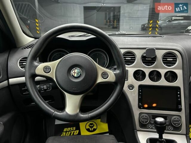 Чорний Альфа Ромео 159, об'ємом двигуна 1.91 л та пробігом 243 тис. км за 8000 $, фото 14 на Automoto.ua