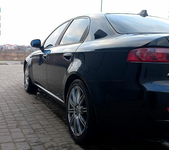 Чорний Альфа Ромео 159, об'ємом двигуна 1.9 л та пробігом 245 тис. км за 6300 $, фото 7 на Automoto.ua