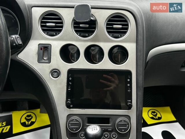 Чорний Альфа Ромео 159, об'ємом двигуна 1.91 л та пробігом 243 тис. км за 8000 $, фото 16 на Automoto.ua