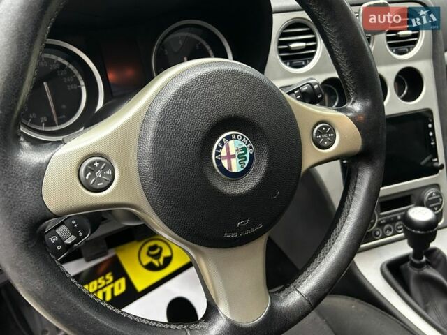 Чорний Альфа Ромео 159, об'ємом двигуна 1.91 л та пробігом 243 тис. км за 8000 $, фото 12 на Automoto.ua