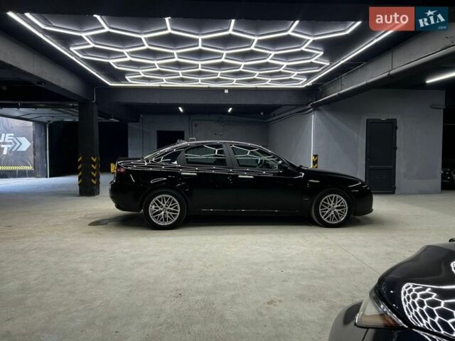 Чорний Альфа Ромео 159, об'ємом двигуна 1.91 л та пробігом 243 тис. км за 8000 $, фото 7 на Automoto.ua