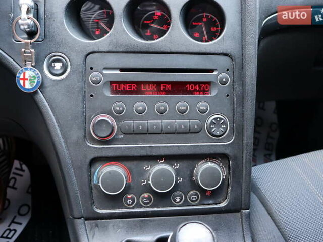 Черный Альфа Ромео 159, объемом двигателя 1.9 л и пробегом 412 тыс. км за 4900 $, фото 18 на Automoto.ua