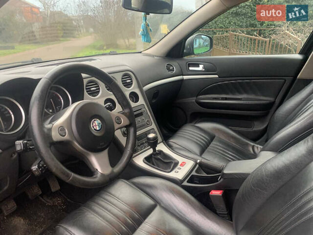 Чорний Альфа Ромео 159, об'ємом двигуна 2.4 л та пробігом 280 тис. км за 4000 $, фото 5 на Automoto.ua