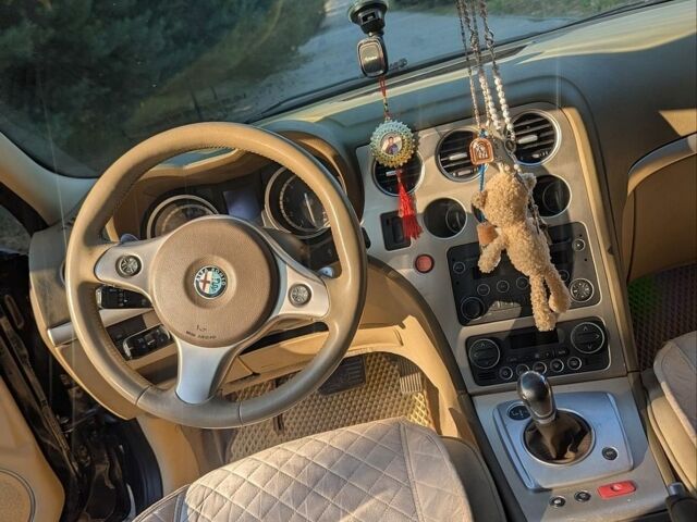 Чорний Альфа Ромео 159, об'ємом двигуна 2.2 л та пробігом 251 тис. км за 6000 $, фото 16 на Automoto.ua
