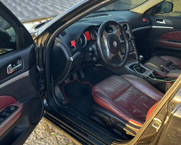 Чорний Альфа Ромео 159, об'ємом двигуна 2.2 л та пробігом 240 тис. км за 7500 $, фото 8 на Automoto.ua