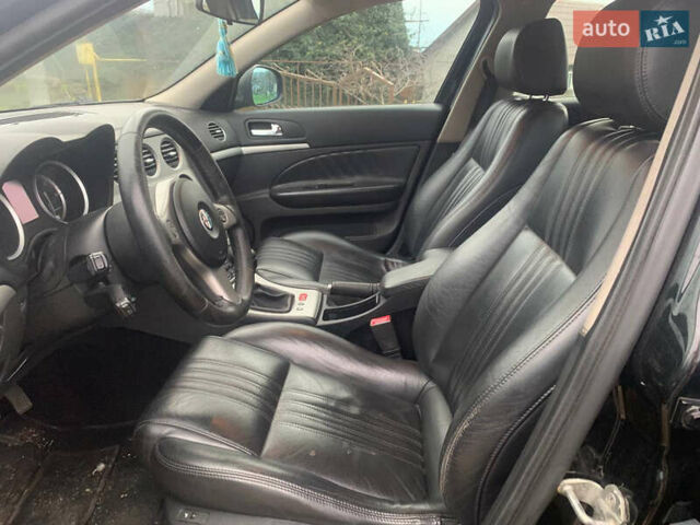 Чорний Альфа Ромео 159, об'ємом двигуна 2.4 л та пробігом 280 тис. км за 4000 $, фото 6 на Automoto.ua