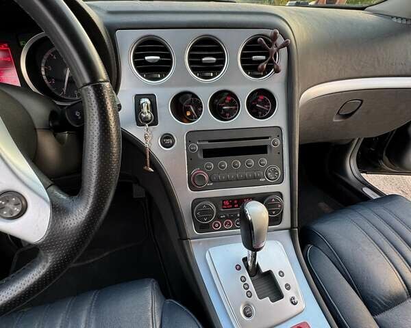 Черный Альфа Ромео 159, объемом двигателя 3.2 л и пробегом 134 тыс. км за 8000 $, фото 8 на Automoto.ua